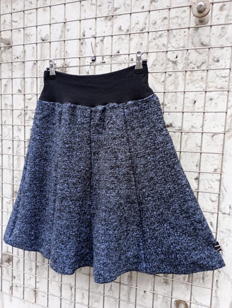 Winterrock blau schwarz meliert handmade