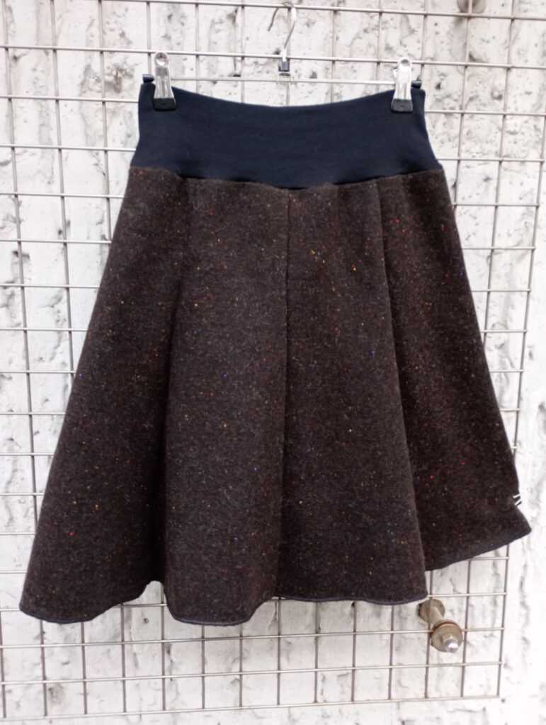 Winterrock braun bunte Sprenkel handmade
